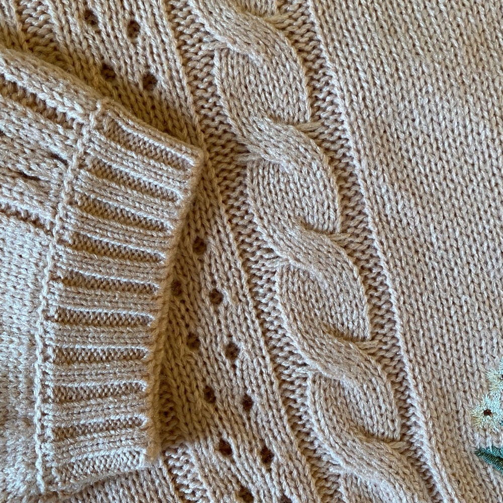 H&M sweater I’m a soft pink. Retail $49.99 BNWT - Picture 7 of 8